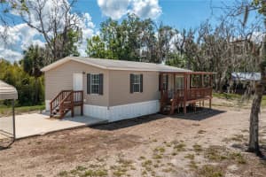 991 BAY COURT, FROSTPROOF, FL 33843 - MLS#MFRP4938557