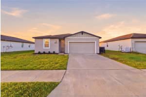 1256 Oak Valley Dr, AUBURNDALE
