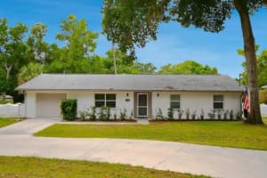2898 Alameda Del Norte, EUSTIS