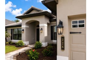 226 LAKE VISTA DRIVE, AUBURNDALE, FL 33823 - MLS#MFRP4938874