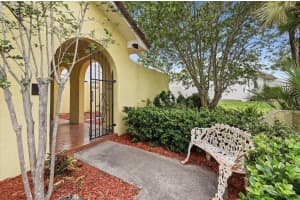 7026 WILLOW RUN LOOP, LAKELAND, FL 33813 - MLS#MFRP4938944