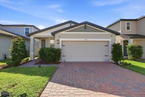 1912 CARNOSTIE ROAD, WINTER HAVEN, FL 33884 - MLS#MFRP4939016