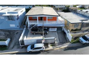 204 Avenida Luis Muoz Rivera, Camuy, Florida 00627