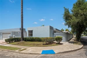 253 Calle Bauhinia Toa Alta, FL 00953 - MLS#MFRPR9109862