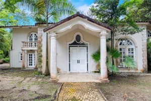 Urb. San Patricio Rivera Ferrer St. #30 Guaynabo, FL 00966 - MLS#MFRPR9113208