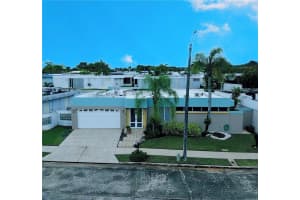 450 Calle Ausubo Toa Alta, FL 00953 - MLS#MFRPR9115600