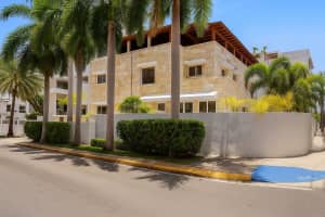 1206 Magdalena Ave San Juan, FL 00907 - MLS#MFRPR9115939