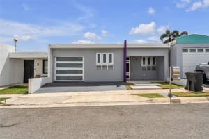 40 Altura De Bucarones Toa Alta, FL 00953 - MLS#MFRPR9116240