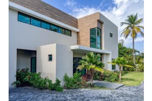 61 Golf View Dr Dorado, FL 00646 - MLS#MFRPR9117898