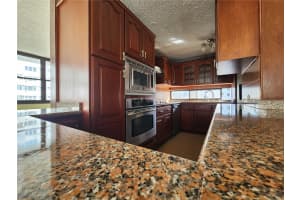 MLS# MFRPR9117933, San Juan, Florida 00907