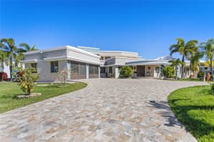 10 Urb Mirador Del Cielo Isabela, FL 00662 - MLS#MFRPR9118617