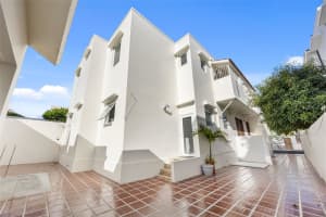 652 Calle Hernandez Miramar, FL 00907 - MLS#MFRPR9120918
