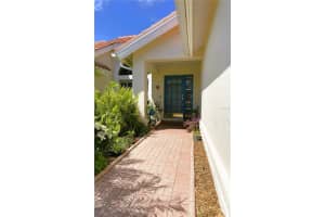 4008 72ND AVE E, SARASOTA, FL 34243 Sold 08/19/22