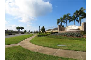 526 Noble Ave Davenport, FL 33837 Sold 06/02/23