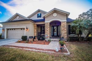 1004 COUNTRY OAKS LANE, LAKELAND, FL 33810 Sold 03/07/25