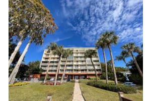 690 OSCEOLA AVENUE, WINTER PARK, FL 32789 Sold 04/14/25