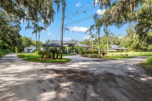 2424 EWELL ROAD, LAKELAND, FL 33811 - MLS#MFRR4909674