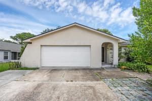 205 Loch Low Dr, SANFORD
