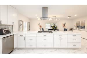 16546 7th St Montverde, FL 34756 - Off Market