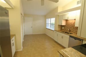 5629 WESTWIND LANE, SARASOTA, FL 34231 - MLS#MFRR4909775