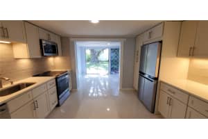 5529 NUTMEG AVENUE, SARASOTA, FL 34231 - MLS#MFRR4909922