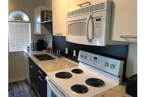 20 6TH STREET, GAINESVILLE, FL 32601 - MLS#MFRR4910141