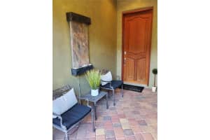 MLS# MFRR4910146, Tampa, Florida 33611