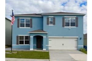 1304 Sugarwood St, DAVENPORT