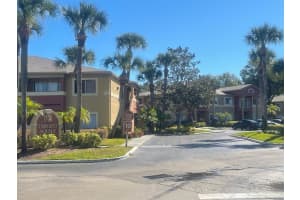 646 Kenwick Cir #205, CASSELBERRY