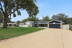 27627 LOIS DRIVE, TAVARES, FL 32778 - MLS#MFRR4911122