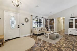 27627 LOIS DRIVE, TAVARES, FL 32778 - MLS#MFRR4911122