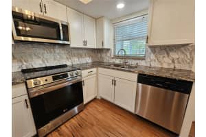 659 JEFFERSON AVENUE, SARASOTA, FL 34237 - MLS#MFRR4911133