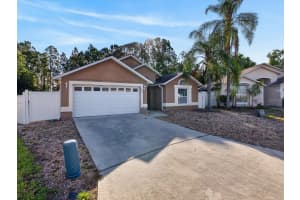 344 LAKE SHORE PARKWAY, DAVENPORT, FL 33896 - MLS#MFRR4911158