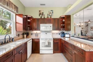 1112 OLD MILL RUN, DELAND, FL 32720 - MLS#MFRR4911293