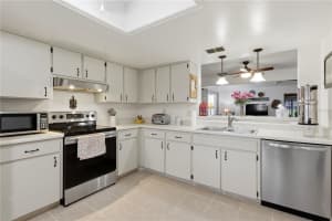 35086 WHISPERING OAKS BOULEVARD, DADE CITY, FL 33523 - MLS#MFRR4911301