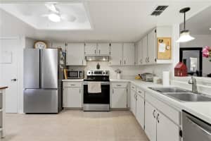 35086 WHISPERING OAKS BOULEVARD, DADE CITY, FL 33523 - MLS#MFRR4911301