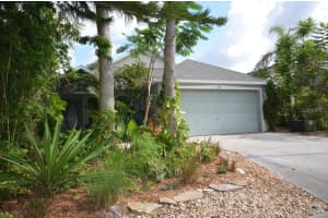 521 Hollinghead Loop, Davenport, FL 33896, Sold 09/18/14