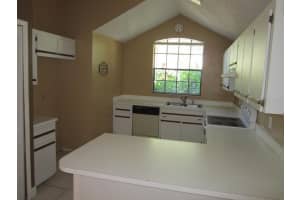 1077 Summer Lakes Dr, Orlando, FL 32835, Sold 09/14/15
