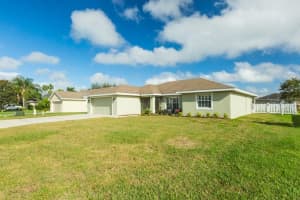 9 The Village Blvd, Winter Haven, FL 33880, Sold 02/05/16