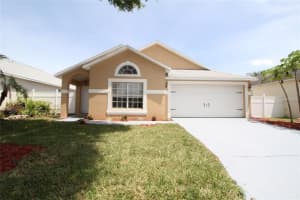 446 Lake Davenport Blvd, Davenport, FL 33897, Sold 07/28/16