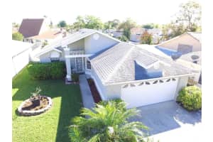 832 Whalebone Bay Dr, Kissimmee, FL 34741, Sold 05/01/18