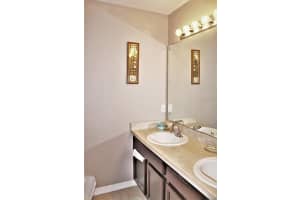 1021 Hacienda Cir, Kissimmee, FL 34741, Sold 10/14/21
