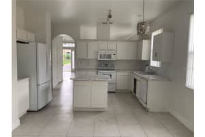 13727 Hawkeye Dr, Orlando, FL 32837, Sold 12/07/21