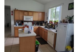 2267 Meadow Oak Cir, Kissimmee, FL 34746, Sold 10/07/21