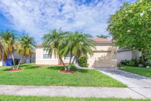 2906 Canoe Cir, St Cloud, FL 34772, Sold 12/10/21