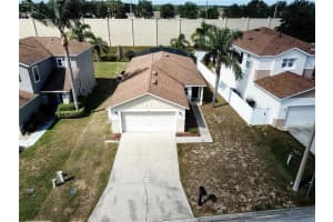662 Rena Dr, Davenport, FL 33897, Sold 12/03/21