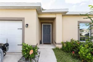 5348 Oakland Lake Cir, Fort Pierce, FL 34951, Sold 04/18/22