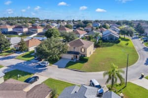 412 Aster Dr, Davenport, FL 33897, Sold 01/25/22