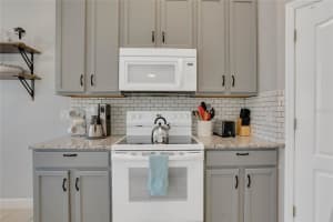 712 Old Bridge Cir, Davenport, FL 33897, Sold 12/09/21