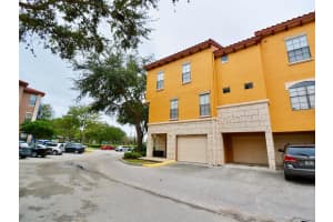 6135 Metrowest Blvd, Orlando, FL 32835, Sold 01/27/22